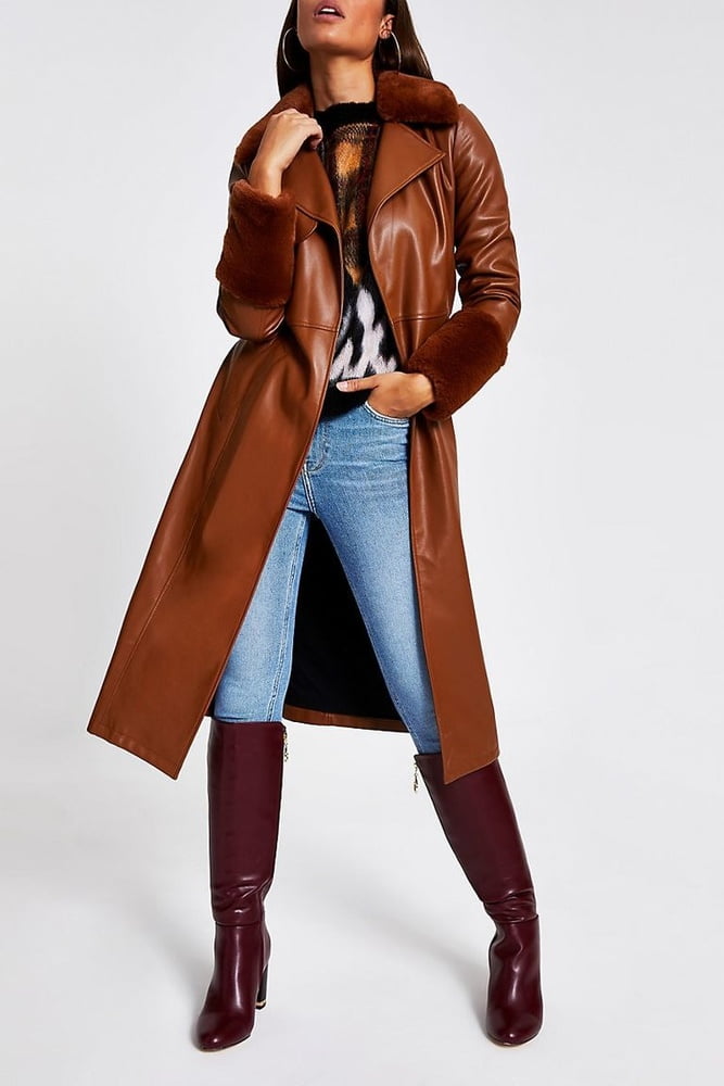 Manteau en cuir brun 3 - par redbull18
 #102124542