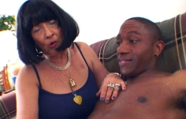 1075. #granny #grandma #mature #101722069