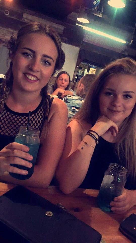 Mezcla de mujeres sexy
 #100887483