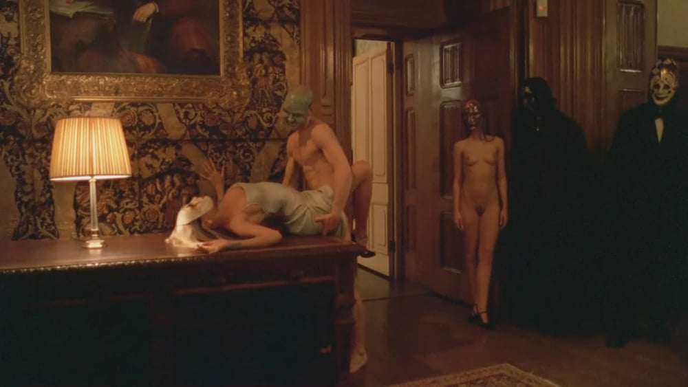 Ojos bien cerrados
 #89131262