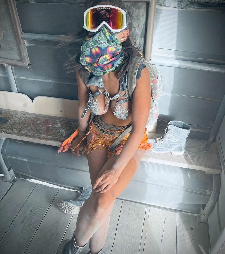 Maria Elisa Camargo desnuda #108454887