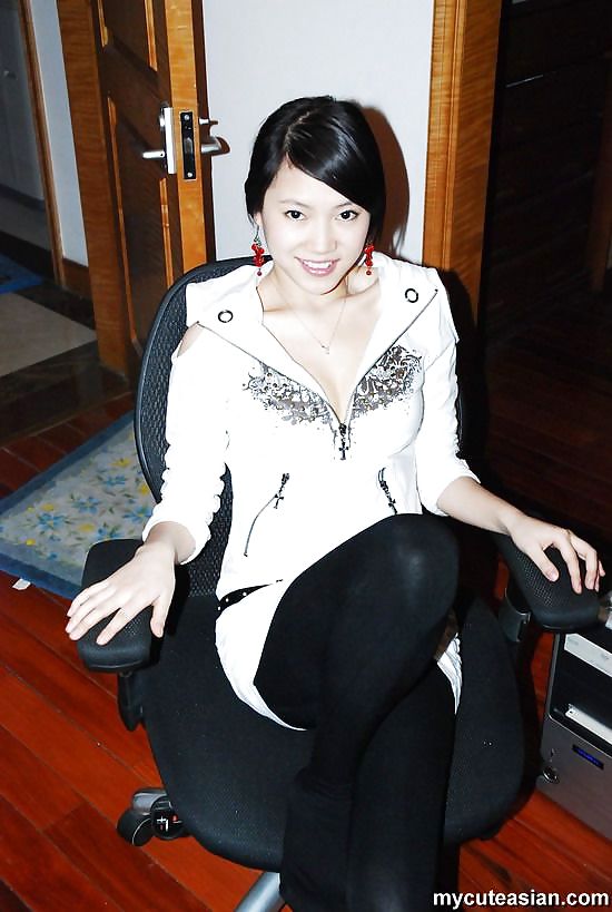 Homemade pics of Asian girlfriend posing #106637600