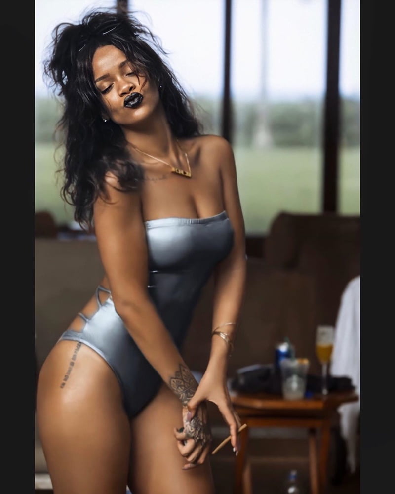 Rihanna #96724519
