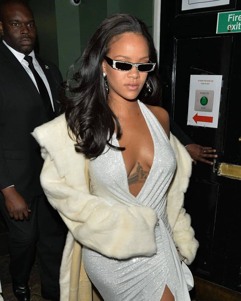 Rihanna #96724670