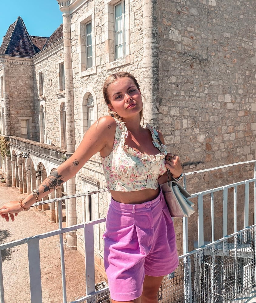 Romy coquine youtubeuse #81091345