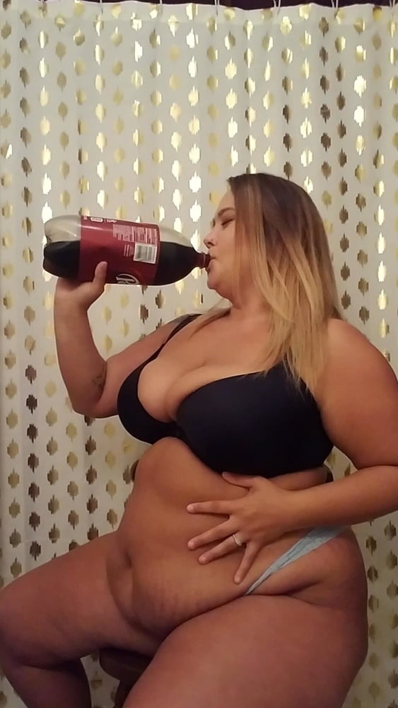Cocacola Girl Drink 01 #106861055