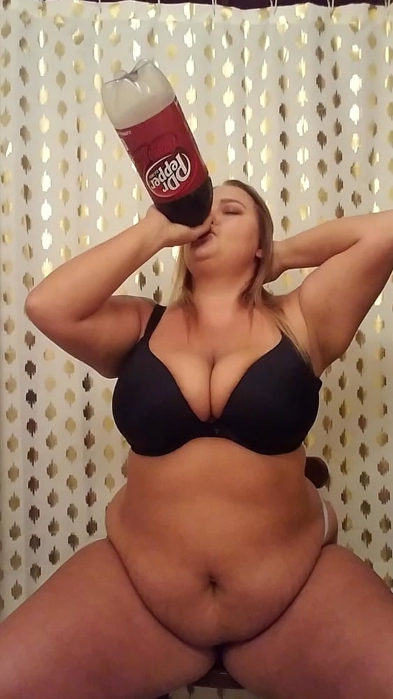 Cocacola Girl Drink 01 #106861057