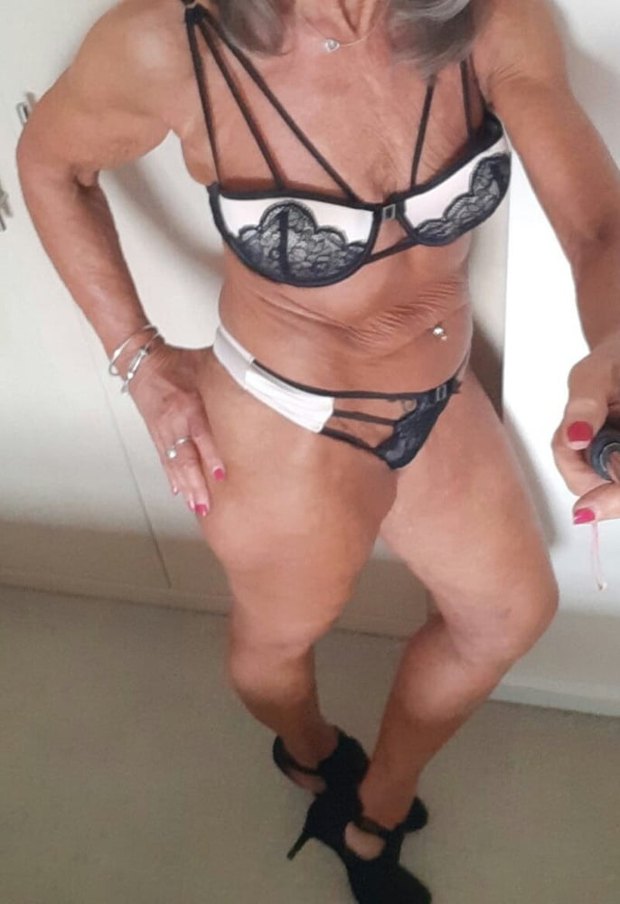 Frau cecilia 71 yo liebt es, sich zu zeigen
 #99163251