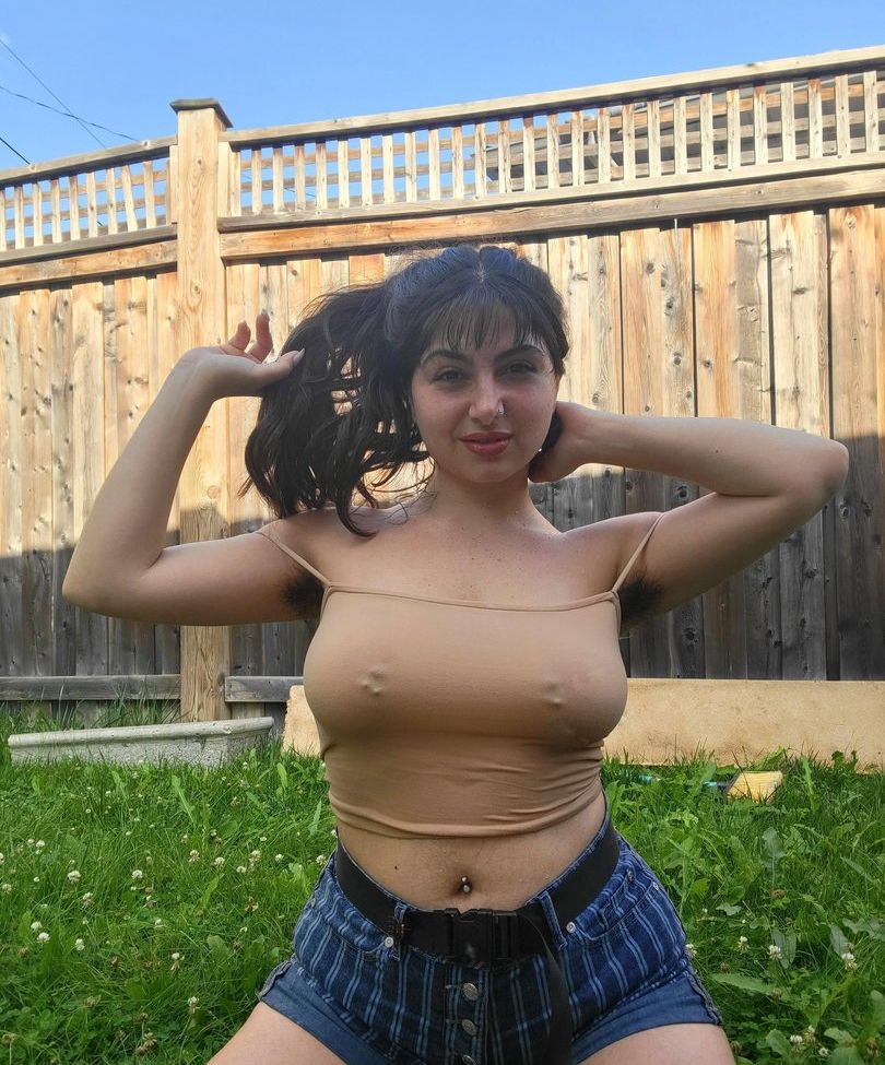 Bl00m00n desnuda #108248884