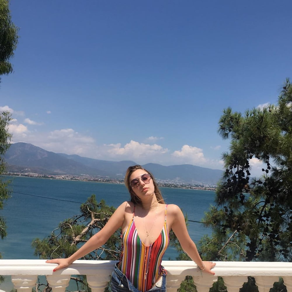 Yasmin erbil turca sexy bionda celebrità ragazza
 #93223697