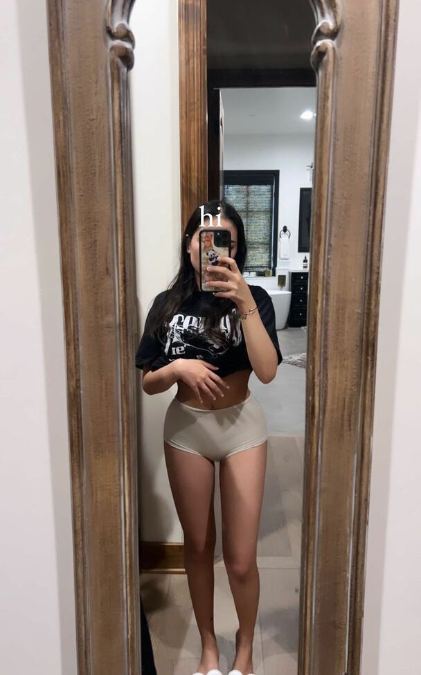 Ellerie Marie desnuda #109498701