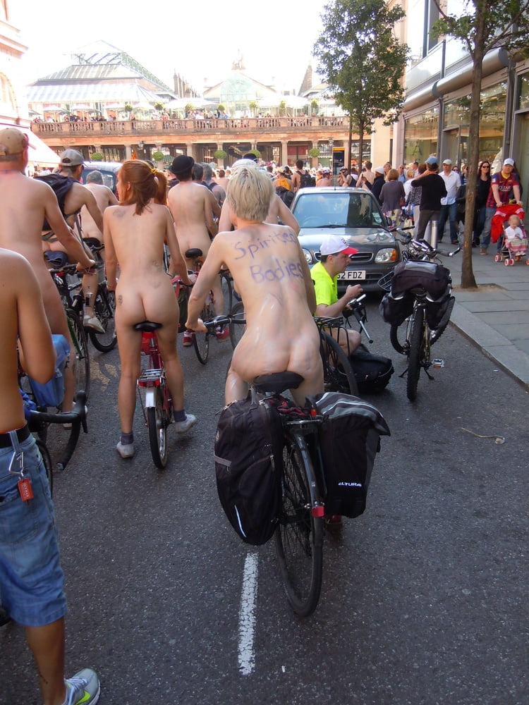 Pelirroja florista londres 2013 wnbr world naked bike ride
 #95726690