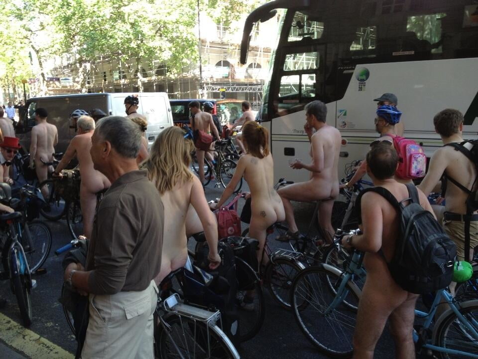 Pelirroja florista londres 2013 wnbr world naked bike ride
 #95726754