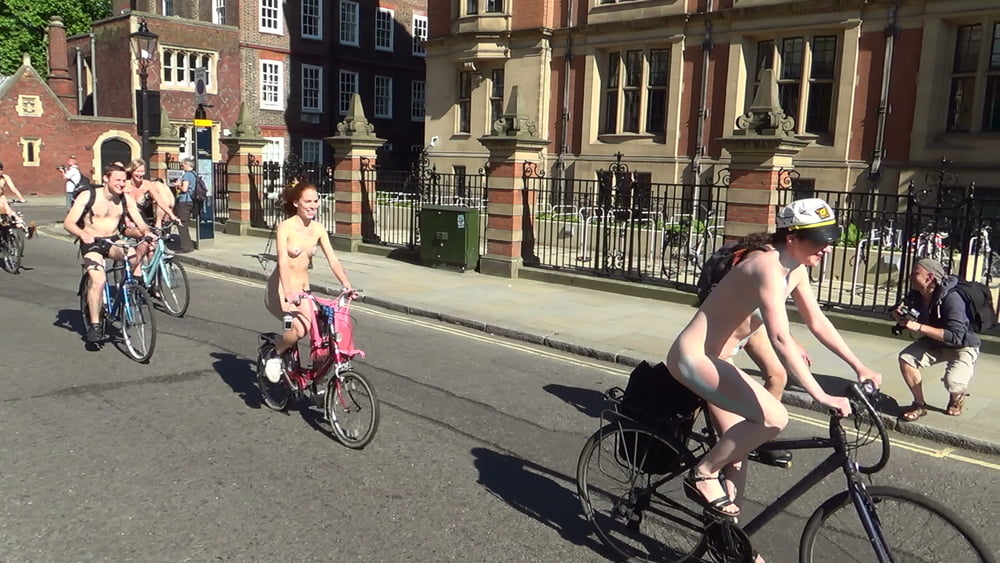 Capelli rossi flower girl london 2013 wnbr world naked bike ride
 #95726762
