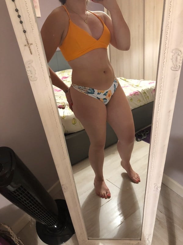 Salope de vinted en lingerie et maillot
 #87757485