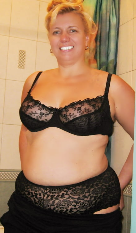 Full bodied mature Ruby undresses for the shower #102894919