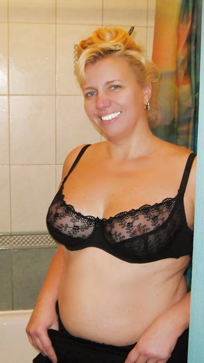 Full bodied mature Ruby undresses for the shower #102894922