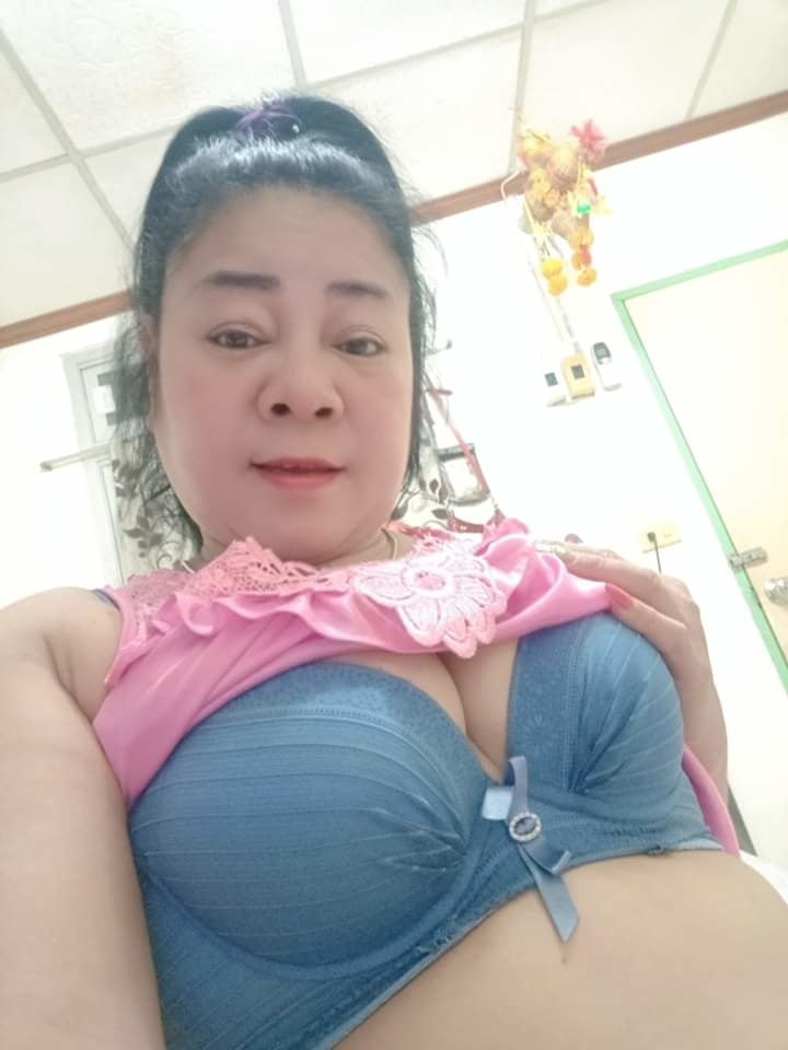 Thai Mädchen große Titten große Muschi
 #97145627