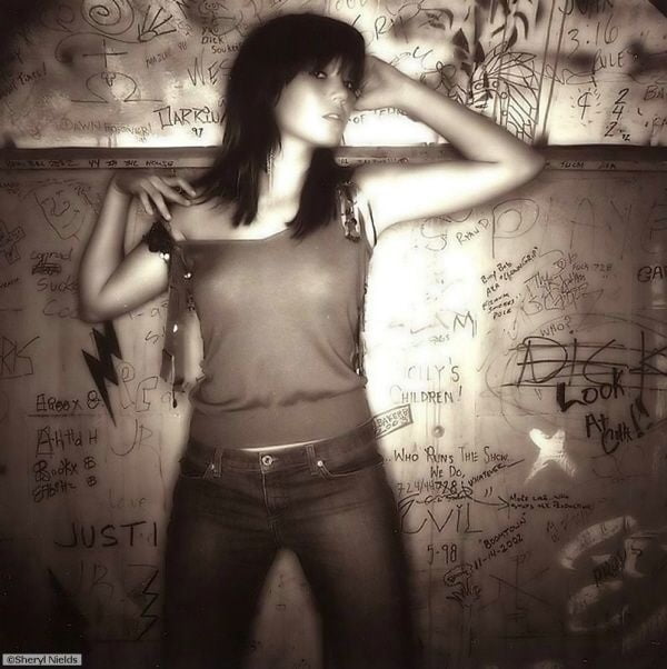 Mandy Moore - Sheryl Nields Photoshoot (2003) #81938635