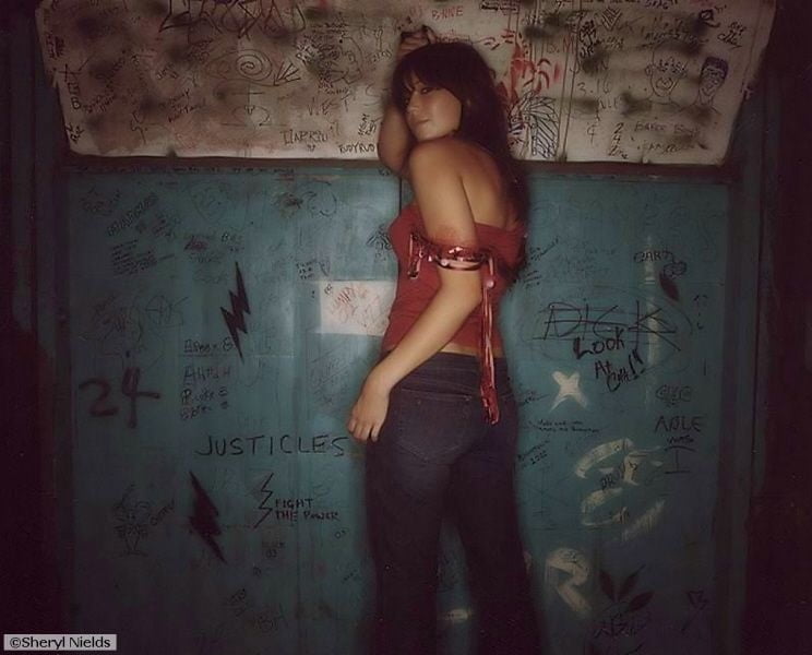 Mandy Moore - Sheryl Nields Photoshoot (2003) #81938641