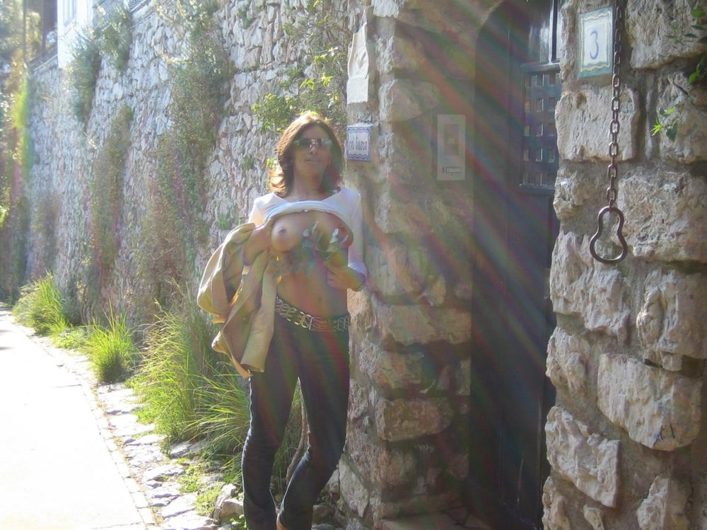 Italienische Milf Mama im Urlaub auf Capri ausgesetzt webslut
 #100691235