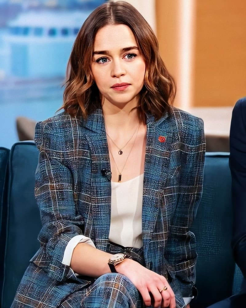 Emilia clarke heiß foto
 #98156582