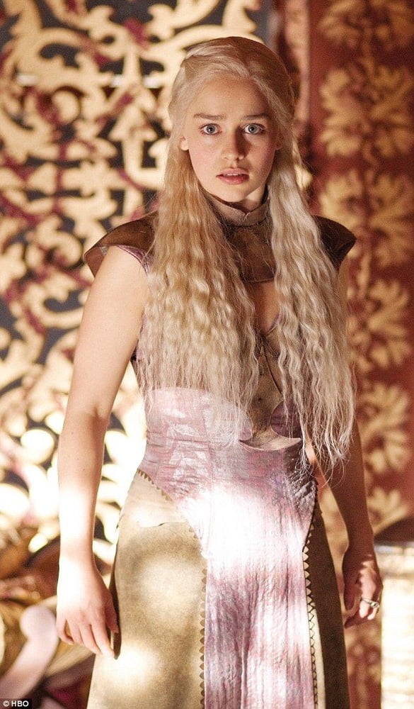 Emilia clarke heiß foto
 #98156613