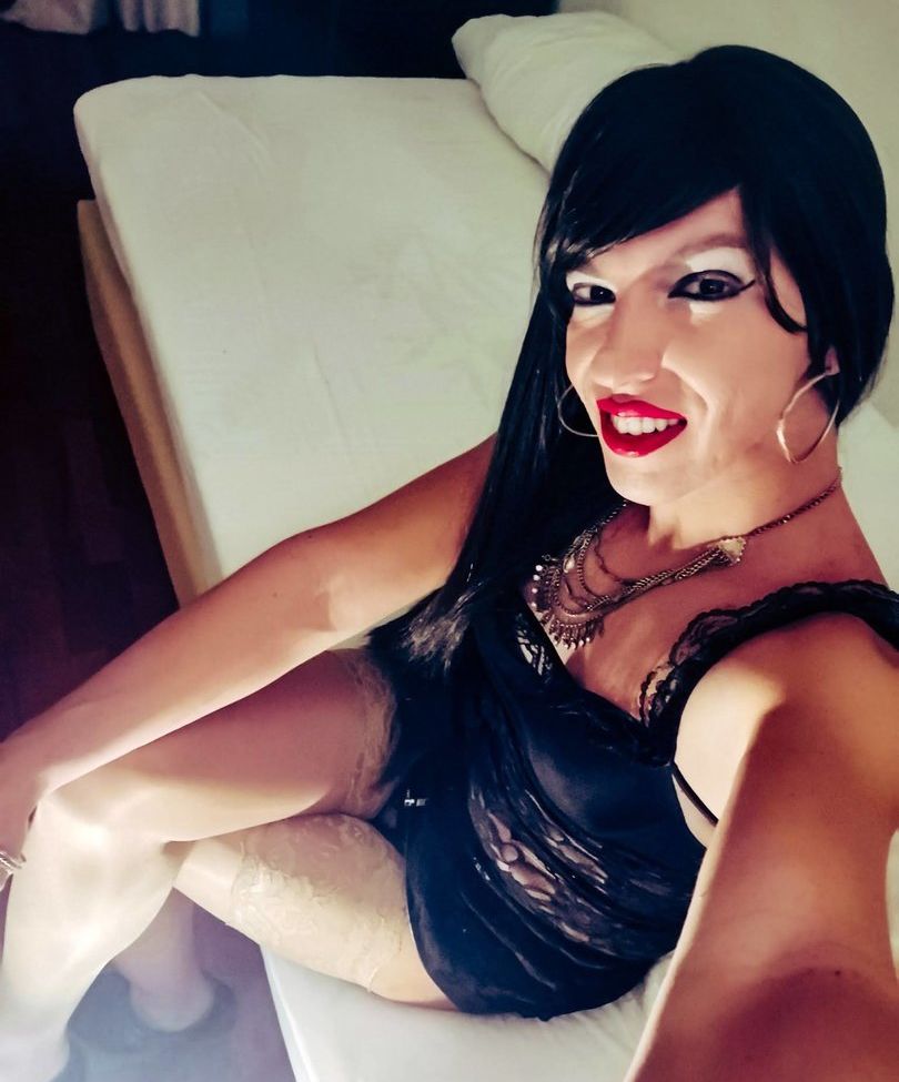 Tatita Hilton desnuda #108110894