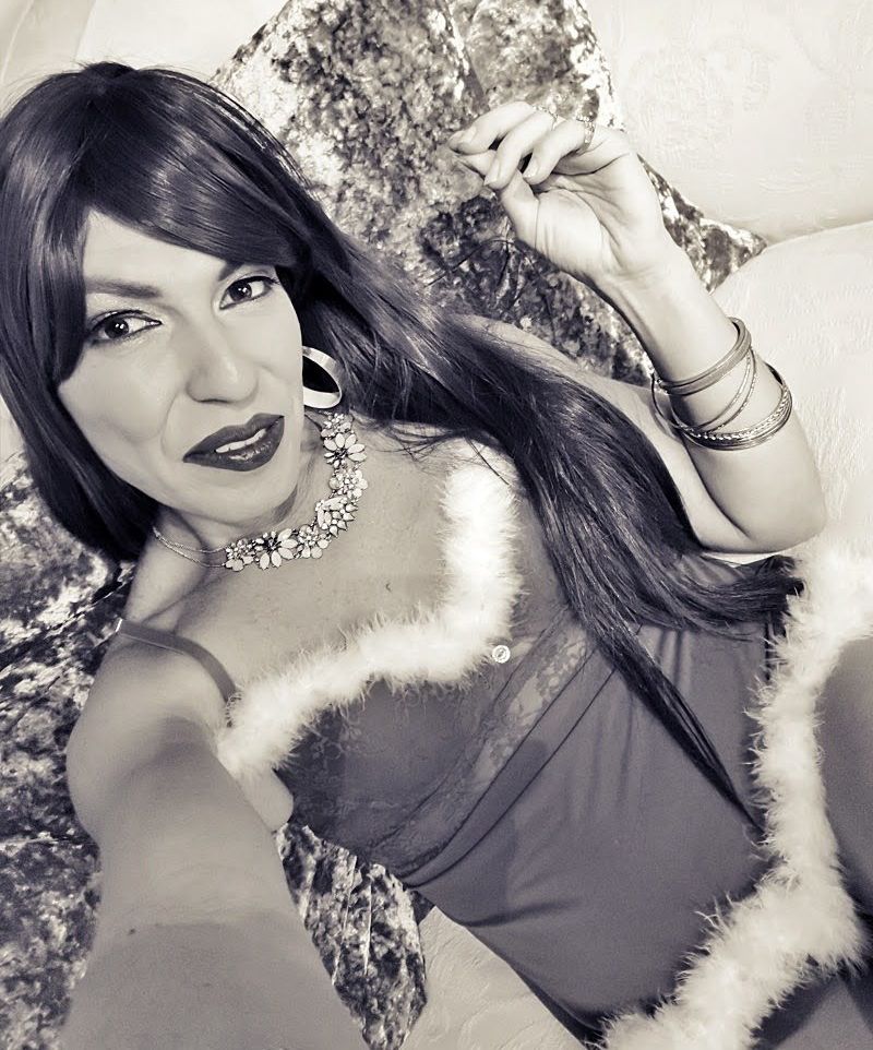 Tatita Hilton desnuda #108110895