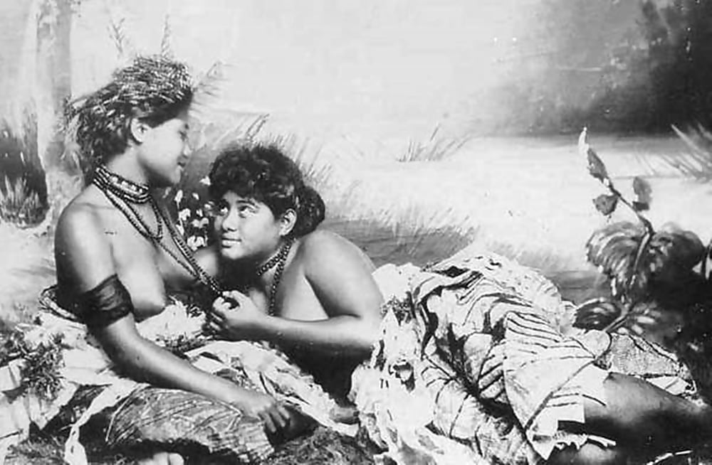 lesbos d&#039;hier et d&#039;avant-hier #82349442