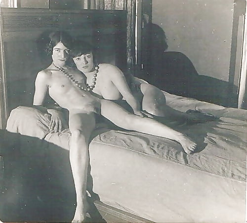 lesbos d&#039;hier et d&#039;avant-hier #82349463