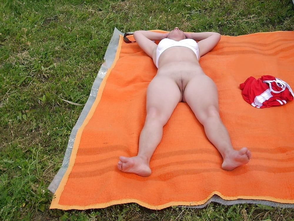 proper use of picknick blanket #97304051