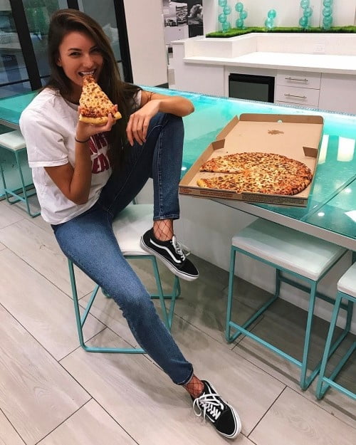Wer will so eine Pizza? 6
 #105490393