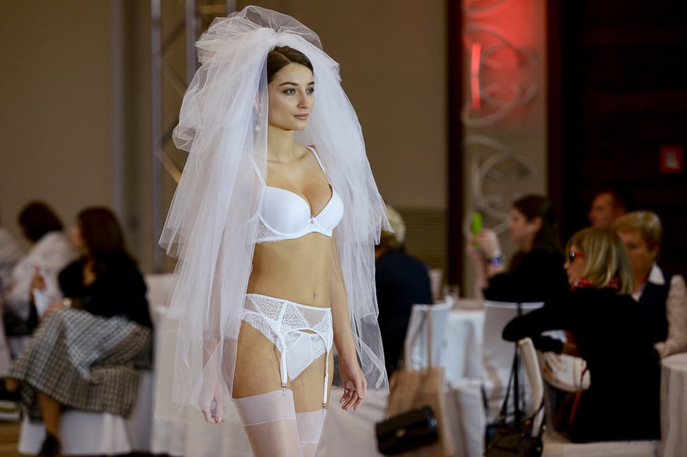 Brides #93180535