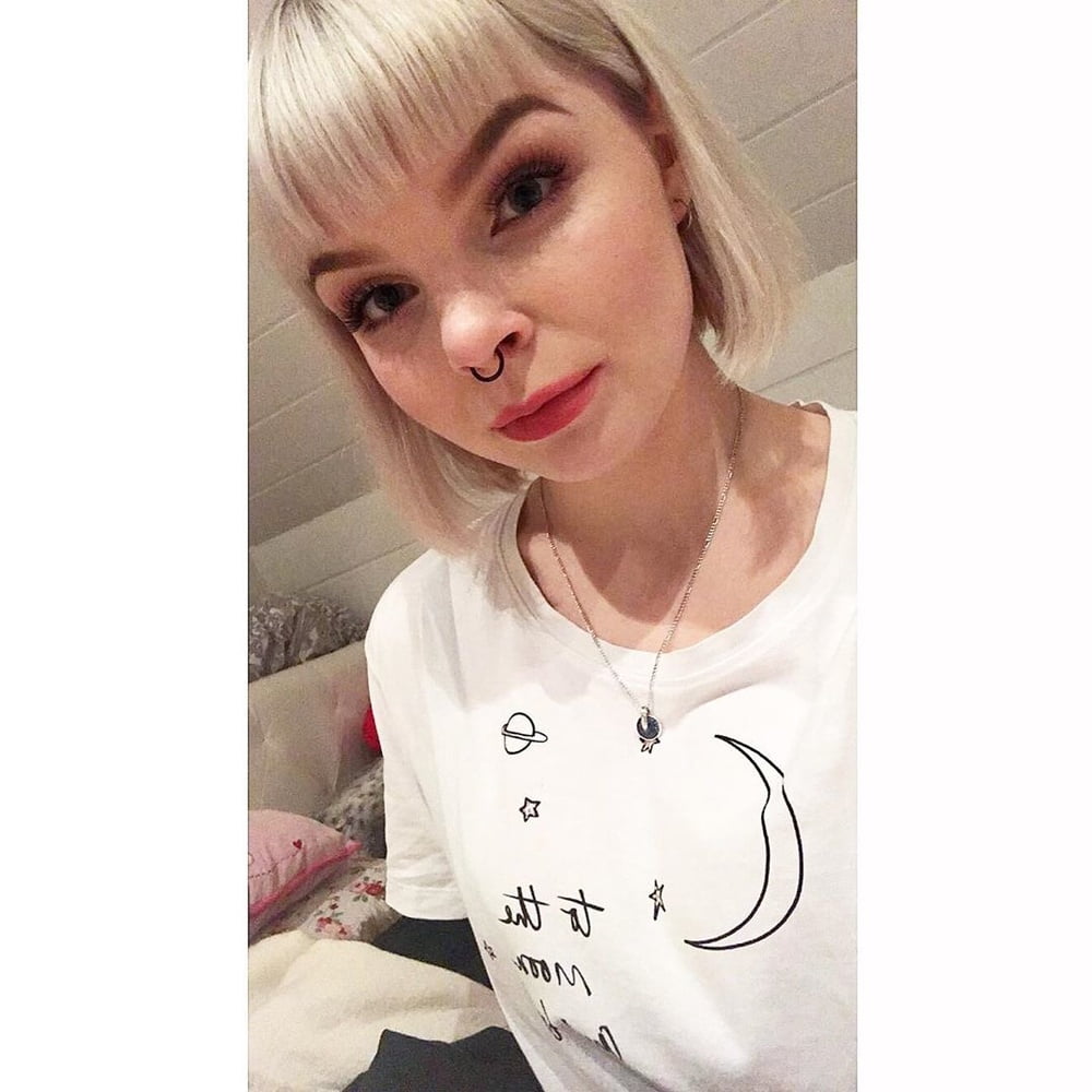 大きな胸のfucktoy
 #95711832