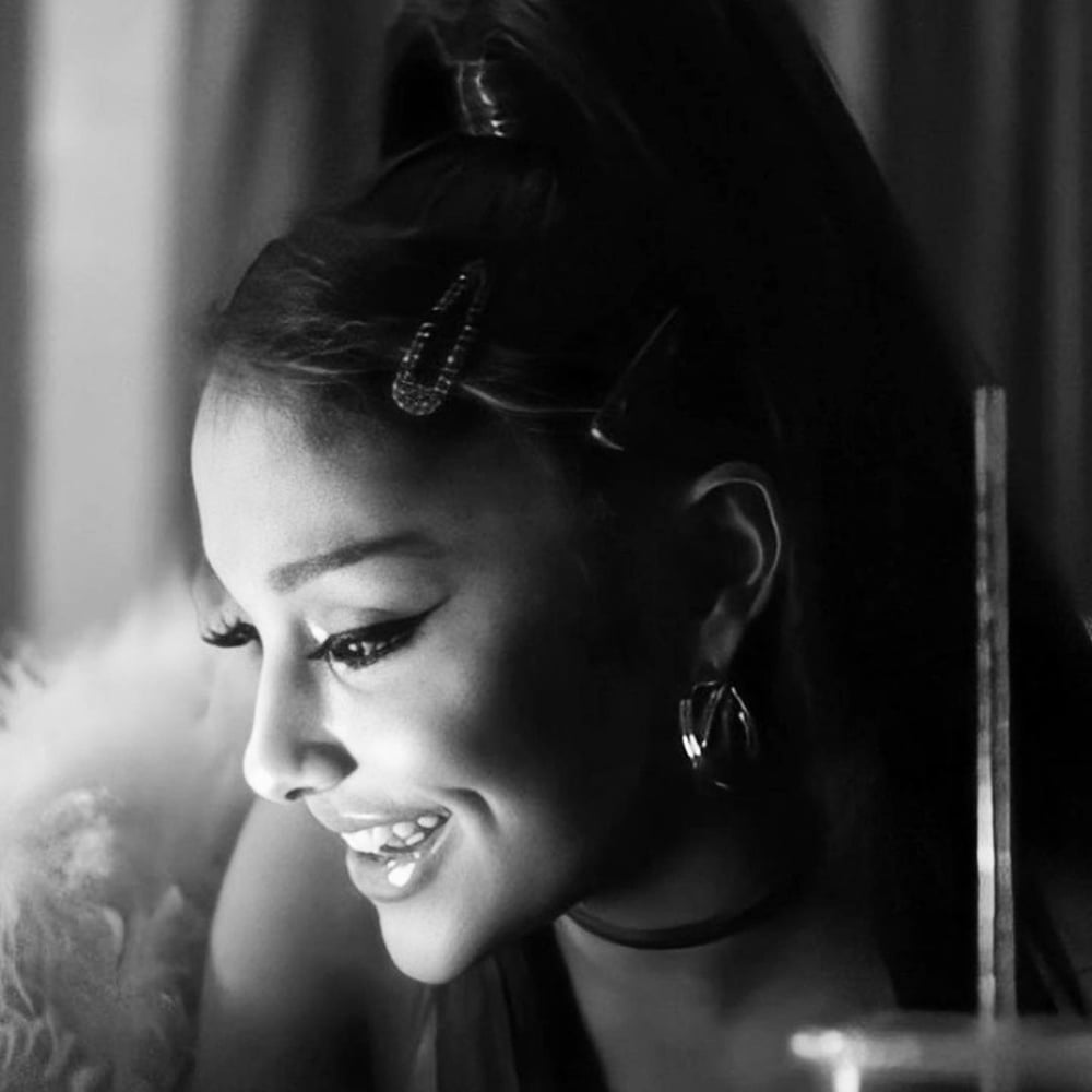 Ariana grande das wahre Gesicht der Königin ari #2
 #99818833