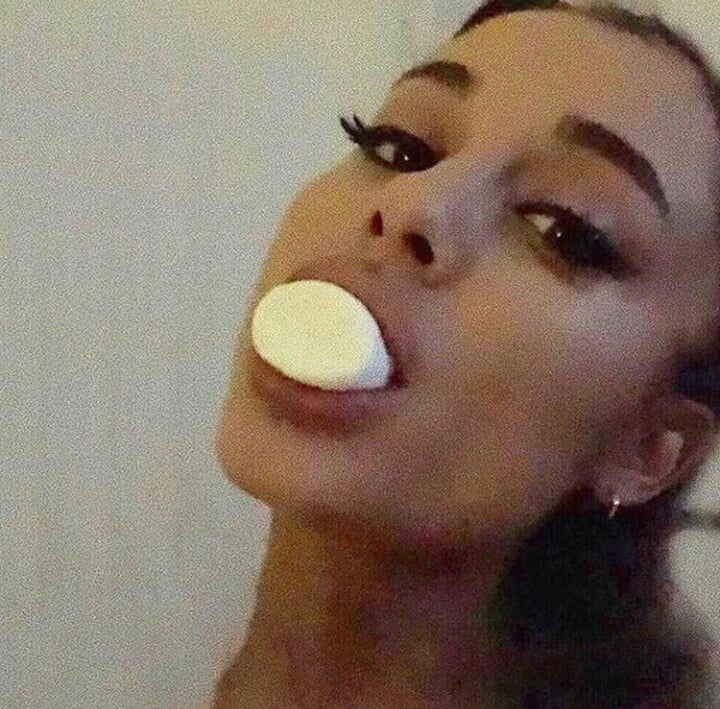 Ariana grande il vero volto della regina ari #2
 #99819078