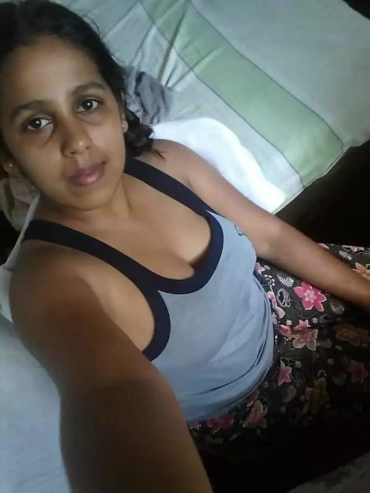 Nackte tamilische desi indische Frau
 #91643160