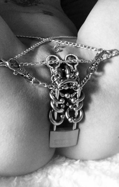 サロペットのパーシング
 #91475805