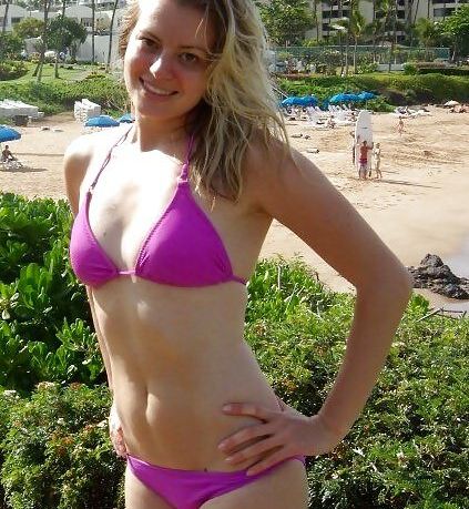 Elyse Willems desnuda #109631733