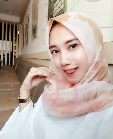 Asian hijab indo jilbab malay tudung
 #100763998