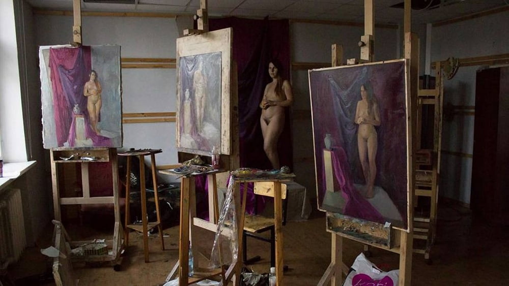 Modelos de arte desnudo
 #104182857