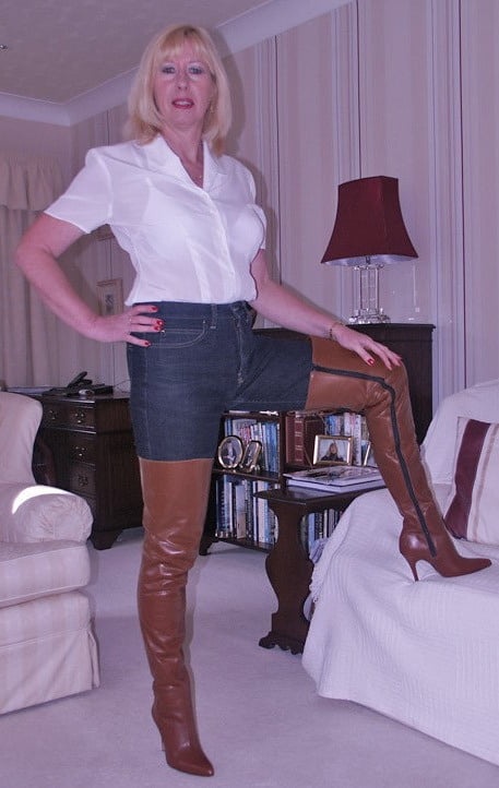 Algunas maduras que encuentro sexy. 9
 #94255060