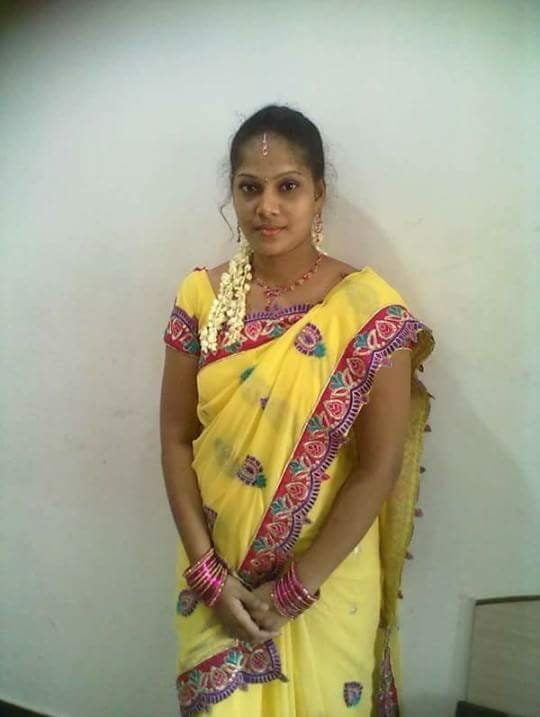 Nouvellement mariée femme tamil darshini
 #83535391