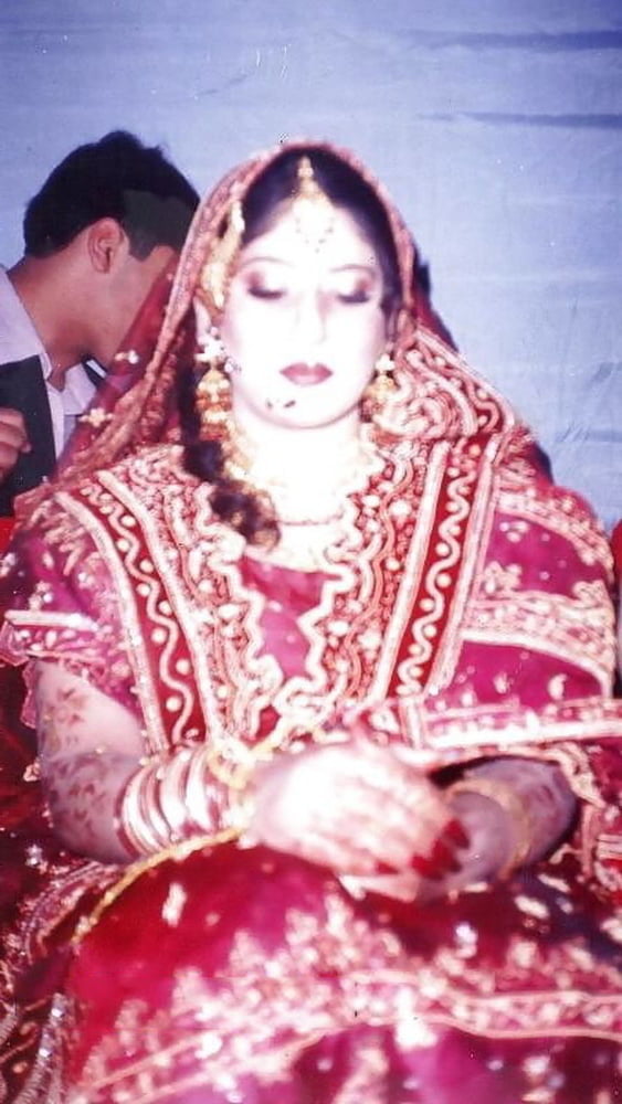 Indische neu verheiratete muslimische Frau
 #80745648