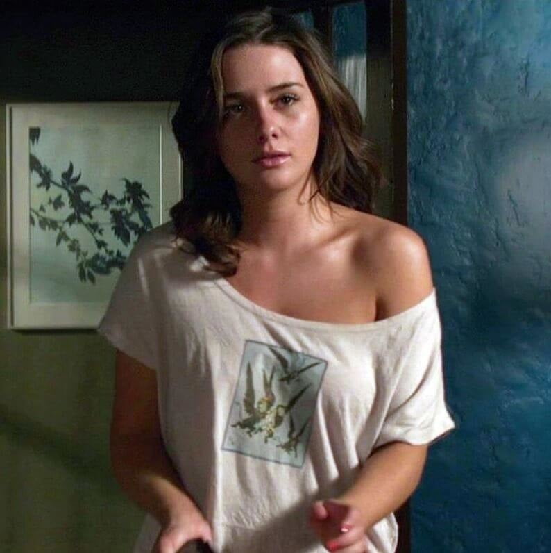 Addison Timlin #101218179