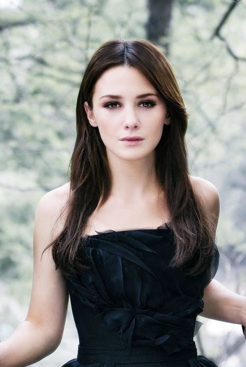 Addison Timlin #101218182