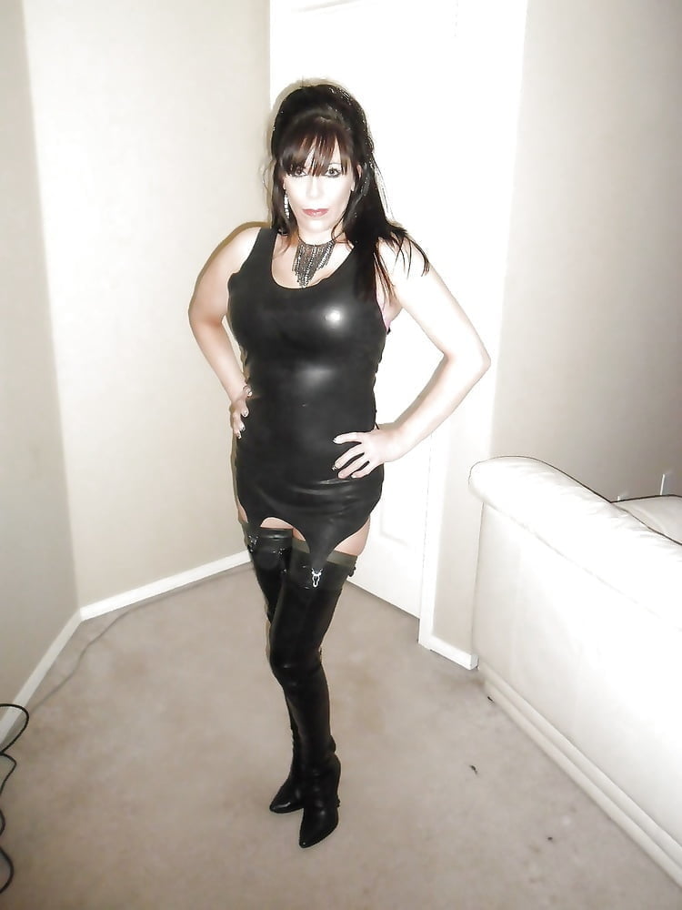 Milfs in latex #106246107