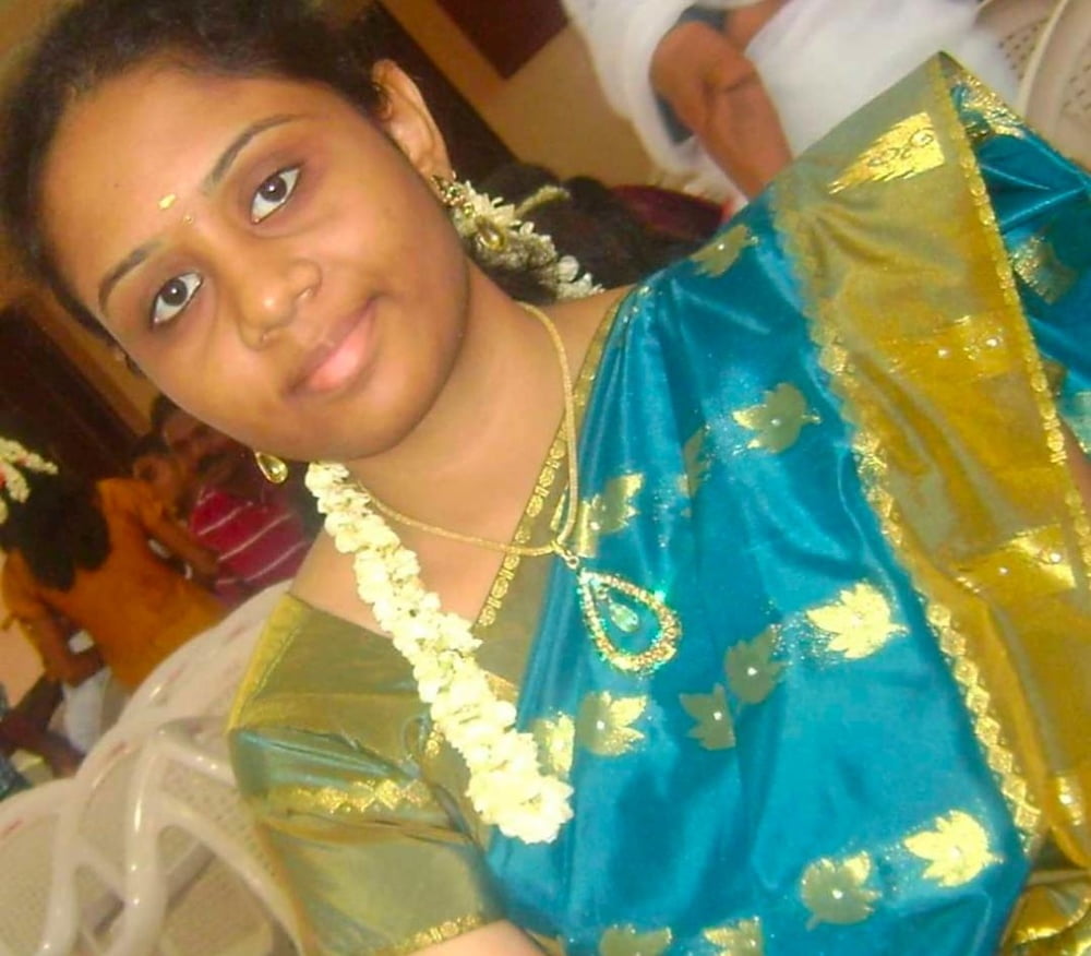 タミルのセクシーおばさん 2020
 #105259808