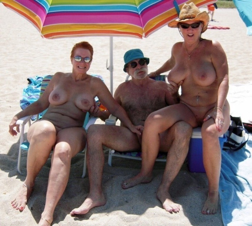 Mezcla desnuda y follada en público 40
 #100727713